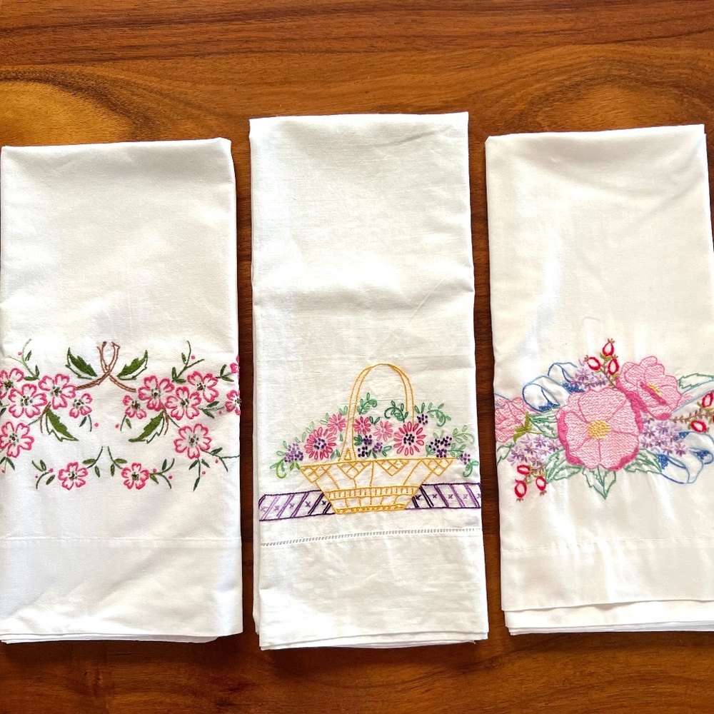 VTG 3PC Embroidered Pillowcases